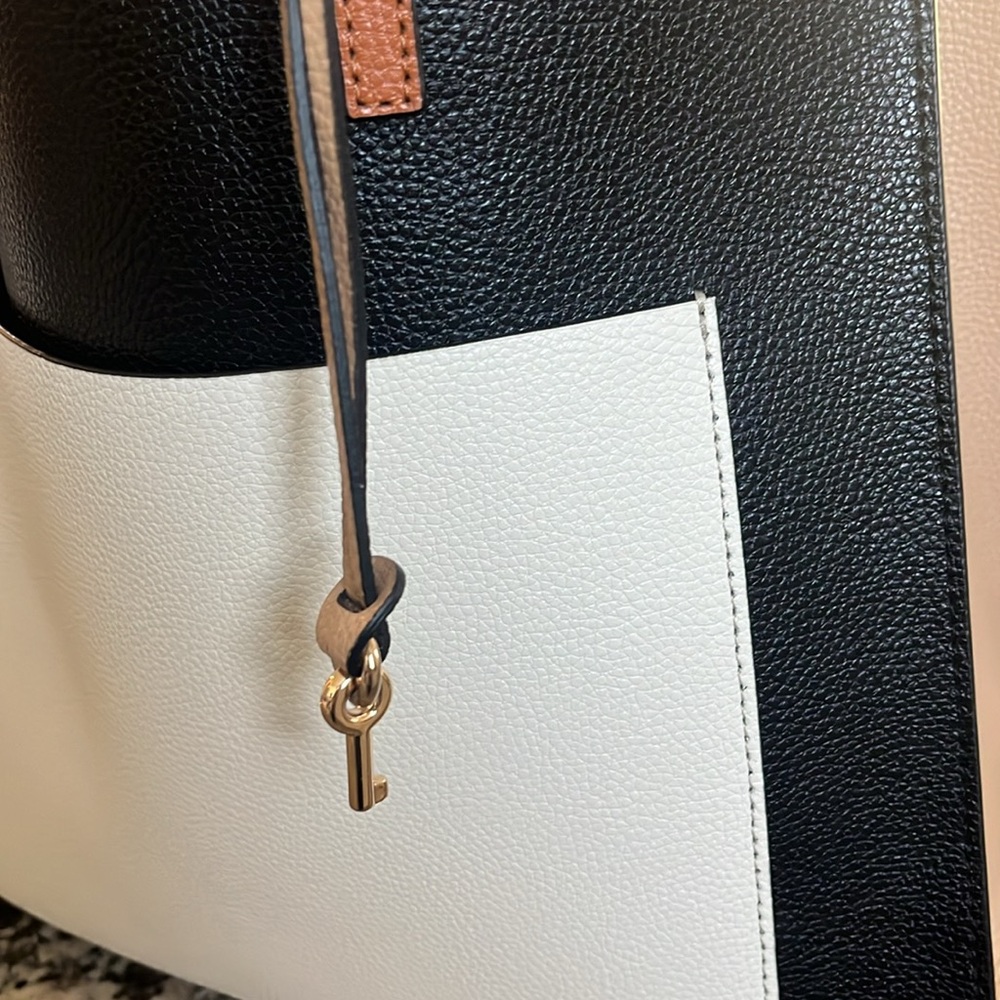 Marc Jacobs Black, Tan and Cream Bag - Picture 4 of 16